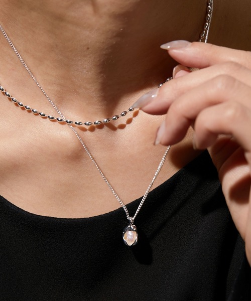 ear PAPILLONNER（イアパピヨネ）の「たまごパール2連ネックレス（ネックレス・レディース・ゴールド/シルバー・FREE）」の9枚目の写真