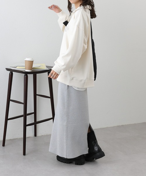 COLONY 2139(コロニートゥーワンスリーナイン)の「ラメニットペンシルスカート(スカート・レディース・ベージュ/グレー/ブラック・FREE)」の15枚目の写真