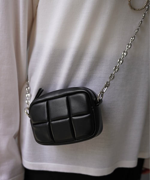 ADD CULUMN(アドカラム)の「ADD CULUMN(アドカラム) PUFF - CROSSBODY CS(ショルダーバッグ・レディース・ホワイト/ブラック/イエロー・F)」の3枚目の写真