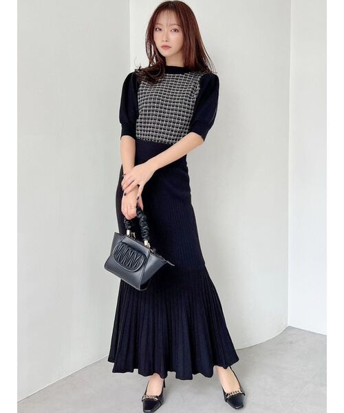 RESEXXY（リゼクシー）の「ウェーブキルティングギャザーバッグ（ハンドバッグ・レディース・ブラック/ベージュ/アイボリー・FREE）」の16枚目の写真