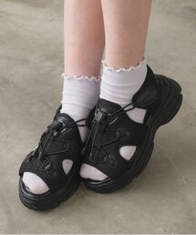 レースアップスポーツサンダル