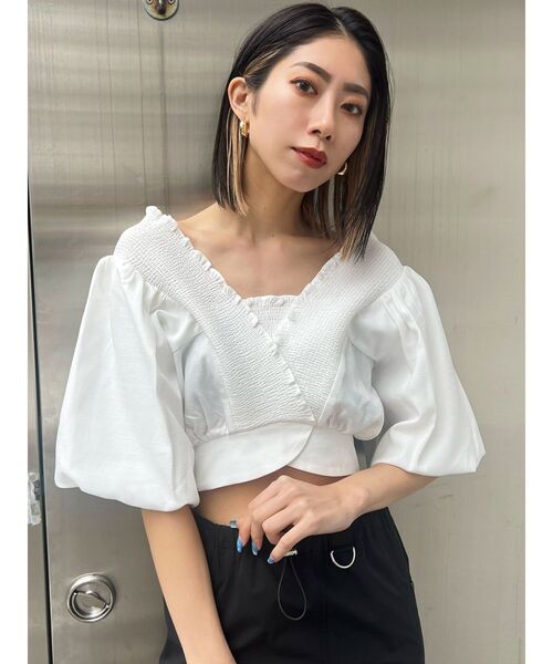 EMODA（エモダ）の「シャーリングタイトップ（Tシャツ/カットソー・レディース・ブラック/グレー/ライム/ホワイト・FREE）」の2枚目の写真