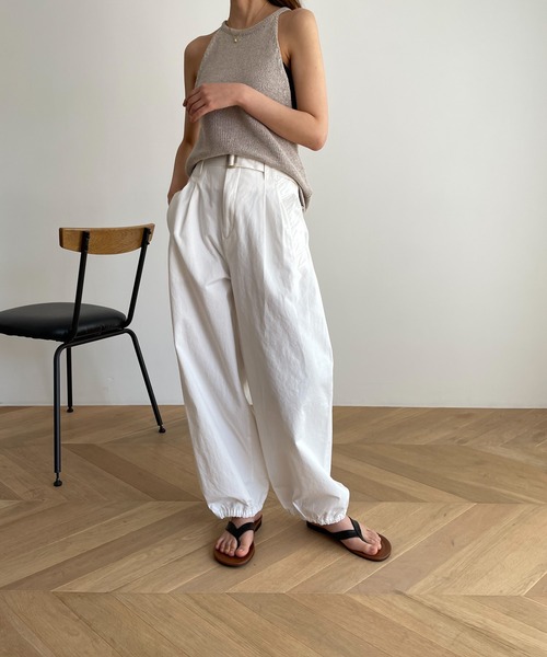 CANAL JEAN（キャナルジーン）の「RED CHOP WORKS(レッドチョップワークス) コットンベルトタックジョガーパンツ（その他パンツ・レディース・ベージュ/ホワイト・36/38）」の8枚目の写真