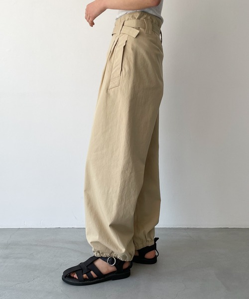 CANAL JEAN（キャナルジーン）の「RED CHOP WORKS(レッドチョップワークス) コットンベルトタックジョガーパンツ（その他パンツ・レディース・ベージュ/ホワイト・36/38）」の12枚目の写真