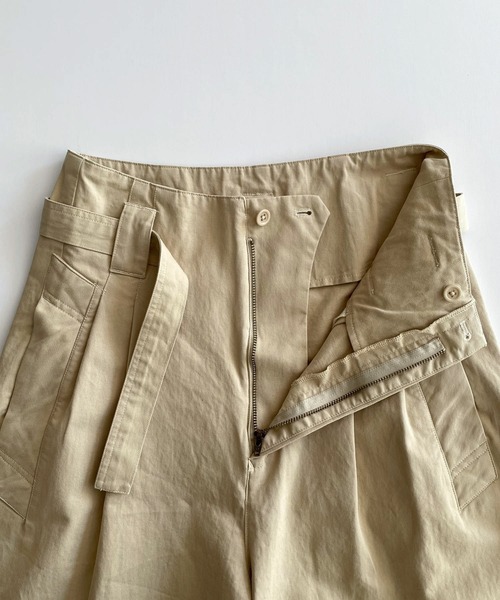 CANAL JEAN（キャナルジーン）の「RED CHOP WORKS(レッドチョップワークス) コットンベルトタックジョガーパンツ（その他パンツ・レディース・ベージュ/ホワイト・36/38）」の17枚目の写真