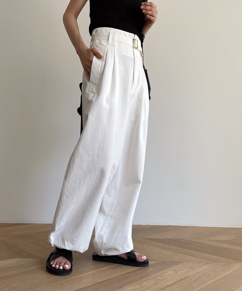 CANAL JEAN（キャナルジーン）の「RED CHOP WORKS(レッドチョップワークス) コットンベルトタックジョガーパンツ（その他パンツ・レディース・ベージュ/ホワイト・36/38）」の18枚目の写真