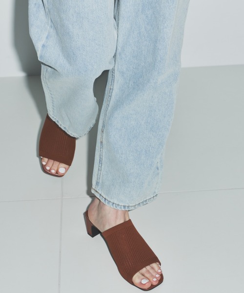 un/neu(アンノイ)の「リブニットサンダル(サンダル・レディース・ブラウン/ブラック・SMALL/MEDIUM/LARGE)」の5枚目の写真