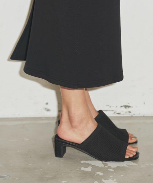 un/neu(アンノイ)の「リブニットサンダル(サンダル・レディース・ブラウン/ブラック・SMALL/MEDIUM/LARGE)」の11枚目の写真