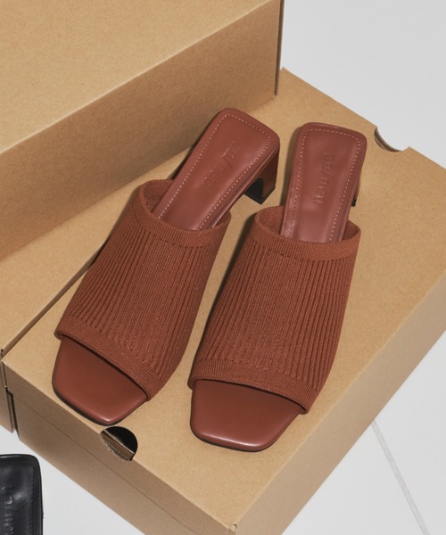 un/neu(アンノイ)の「リブニットサンダル(サンダル・レディース・ブラウン/ブラック・SMALL/MEDIUM/LARGE)」の4枚目の写真