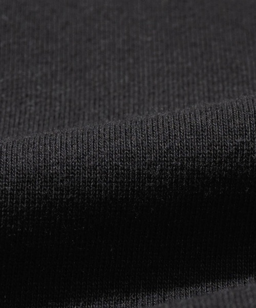FCMM（エフシーエムエム）の「【IVE レイ トレカ入り商品】Women's Crop Solid Half Zip-Up/ウーメンクロップソリッドハーフジップ（スウェット・レディース・シルバーグレー/ブラック・MEDIUM/LARGE/SMALL）」の6枚目の写真
