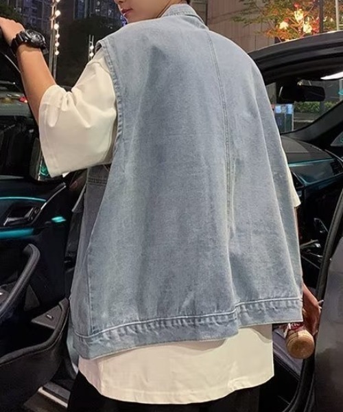 SEN TOKYO（セントーキョー）の「ユニセックスで着用可能。ルーズデニムジャケット（ベスト・メンズ・ブラック/ブルー・M/L）」の4枚目の写真