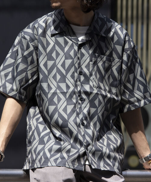 GLOSTER(グロスター)の「《WEB限定》【GLOSTER/グロスター】トロミ ルーズオープンカラーシャツ アソート(柄/無地)(シャツ/ブラウス・メンズ・アイボリー/ブラック/ブラック系その他/グレー系その他/ベージュ系その他・M/L)」の4枚目の写真