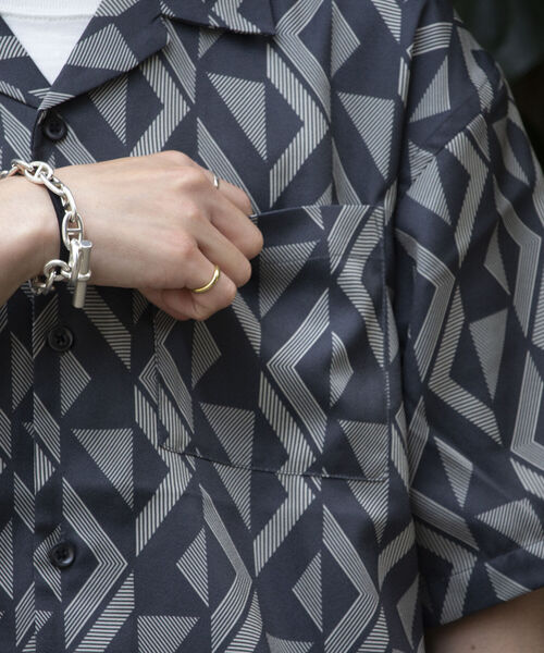 GLOSTER(グロスター)の「《WEB限定》【GLOSTER/グロスター】トロミ ルーズオープンカラーシャツ アソート(柄/無地)(シャツ/ブラウス・メンズ・アイボリー/ブラック/ブラック系その他/グレー系その他/ベージュ系その他・M/L)」の17枚目の写真