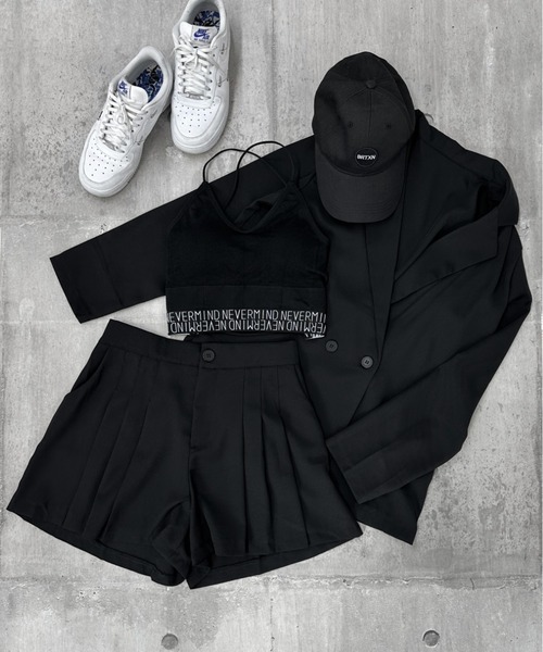 LVEU.（ラブユ.）の「Over jacket & pleated shorts set up / オーバージャケット&プリーツショートパンツセットアップ（セットアップ・レディース・ブラック・FREE）」の2枚目の写真