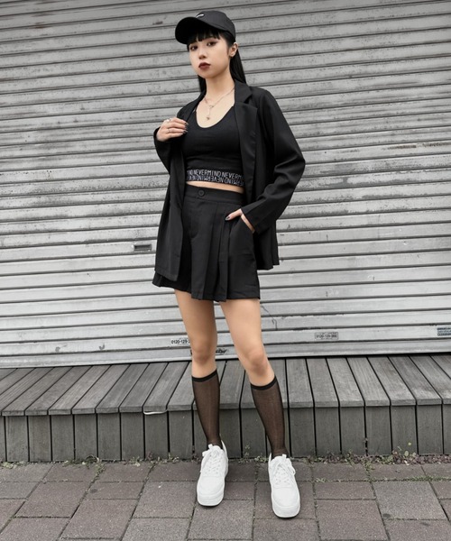 LVEU.（ラブユ.）の「Over jacket & pleated shorts set up / オーバージャケット&プリーツショートパンツセットアップ（セットアップ・レディース・ブラック・FREE）」の6枚目の写真