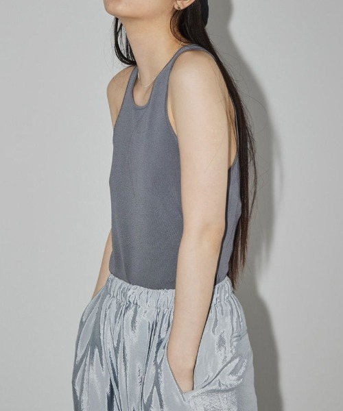 TODAYFUL(トゥデイフル)の「TODAYFUL Highgauge Knit Tanktop 12310517(タンクトップ・レディース・オフホワイト/ブルー/ブラック/グリーン・FREE)」の4枚目の写真