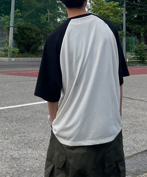 MONO-MART(モノマート)の「ワンポイント刺繍ヘンリーネックラグランルーズ半袖Tシャツ(Tシャツ/カットソー・レディース・ブラック系/グリーン系/ネイビー系/レッド系/ブラック系1/ブラック系2/グレー系/ブラウン系・M/L)」の20枚目の写真