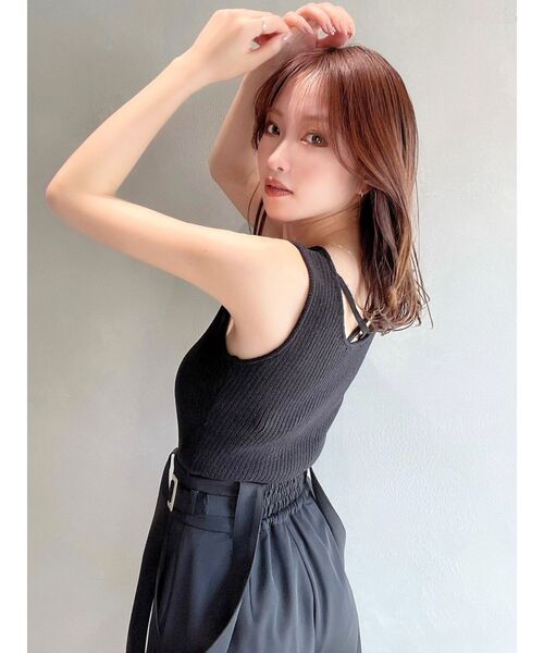 RESEXXY（リゼクシー）の「バッククロスニットタンクトップス（タンクトップ・レディース・アイボリー/ブラック/グリーン・FREE）」の21枚目の写真