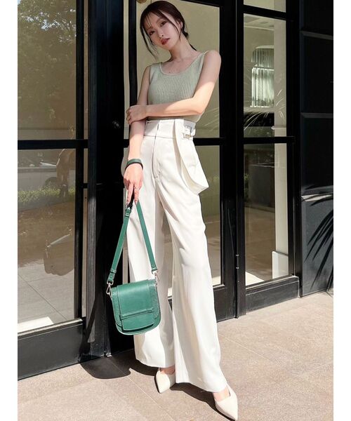 RESEXXY（リゼクシー）の「バッククロスニットタンクトップス（タンクトップ・レディース・アイボリー/ブラック/グリーン・FREE）」の5枚目の写真