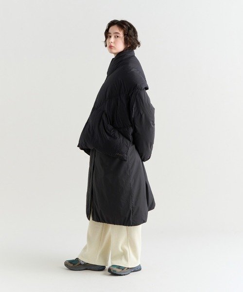NANGA(ナンガ)の「DOWN PONCHO MUFFLER(WOMEN)/ダウンポンチョマフラー(ウィメンズ)(マフラー・メンズ・アイボリー/モカ/ブラック/カーキ/ベージュ系・FREE)」の12枚目の写真