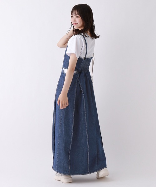 repipi armario（レピピ アルマリオ）の「デニムジャンスカ（ジャンパースカート・キッズ・インディゴブルー/ブラック・SMALL/MEDIUM/LARGE）」の3枚目の写真