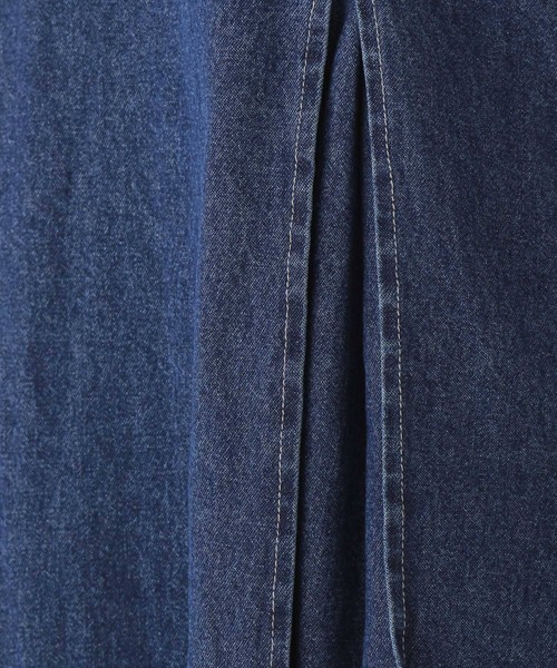 repipi armario（レピピ アルマリオ）の「デニムジャンスカ（ジャンパースカート・キッズ・インディゴブルー/ブラック・SMALL/MEDIUM/LARGE）」の6枚目の写真