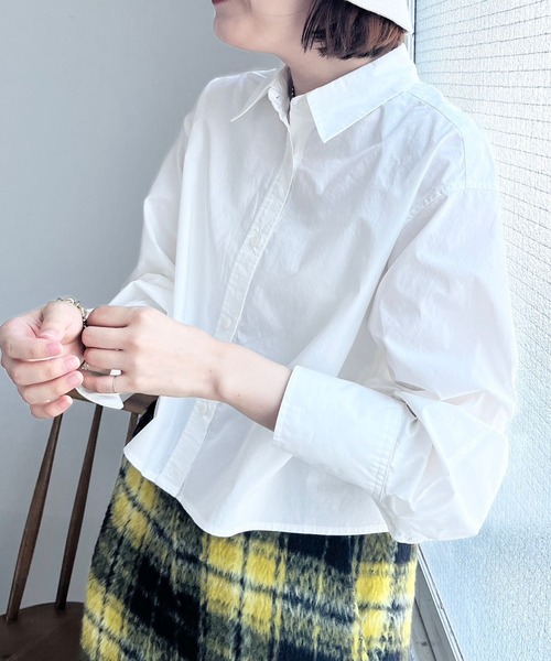 LOWRYS FARM（ローリーズファーム）の「ワイドショートシャツＬＳ　968596（シャツ/ブラウス・レディース・ブラック/ホワイト/ピンク/ブルー・FREE）」の2枚目の写真