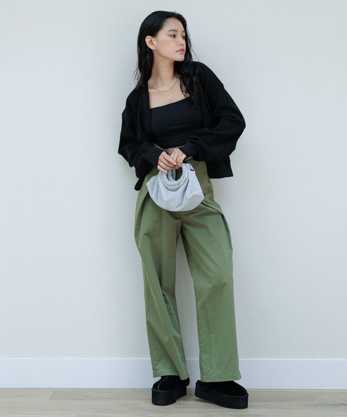 FOREVER 21（フォーエバー トゥエンティーワン）の「厚底フェイクファーシューズ（スリッポン・レディース・ベージュ/ブラック・SMALL/MEDIUM/LARGE）」の14枚目の写真