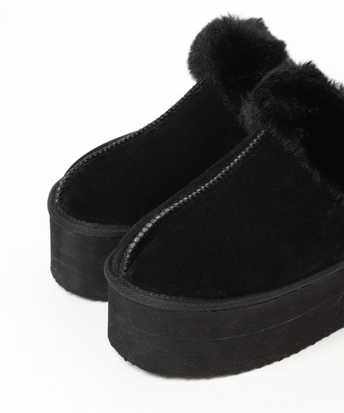 FOREVER 21（フォーエバー トゥエンティーワン）の「厚底フェイクファーシューズ（スリッポン・レディース・ベージュ/ブラック・SMALL/MEDIUM/LARGE）」の3枚目の写真