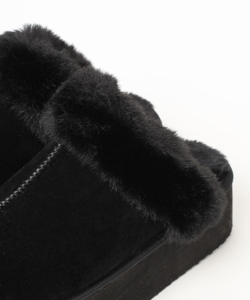 FOREVER 21（フォーエバー トゥエンティーワン）の「厚底フェイクファーシューズ（スリッポン・レディース・ベージュ/ブラック・SMALL/MEDIUM/LARGE）」の6枚目の写真