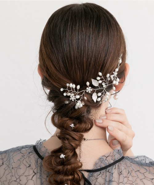 Cupid Heart(キューピッドハート)の「【Cupid Heart】結婚式アクセ!メタルリーフパールビジューヘッドドレス(ハーフ)(その他ヘアアクセサリー・レディース・シルバー・MEDIUM)」の1枚目の写真