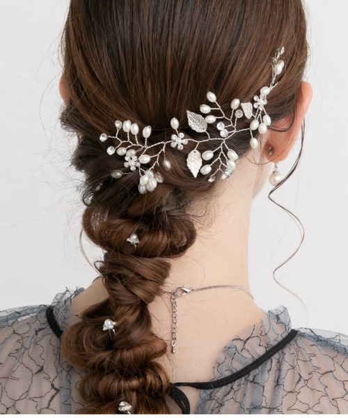 Cupid Heart(キューピッドハート)の「【Cupid Heart】結婚式アクセ!メタルリーフパールビジューヘッドドレス(ハーフ)(その他ヘアアクセサリー・レディース・シルバー・MEDIUM)」の5枚目の写真
