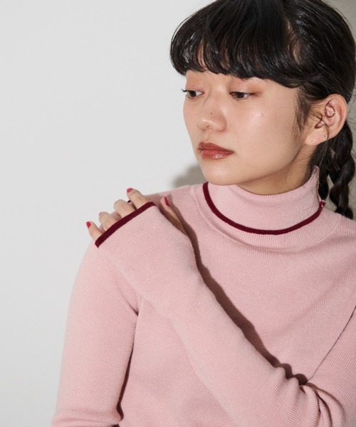 MERLOT（メルロー）の「配色タートルニット（ニット/セーター・レディース・ピンク/グリーン/ダークグレー/グレー・FREE）」の4枚目の写真