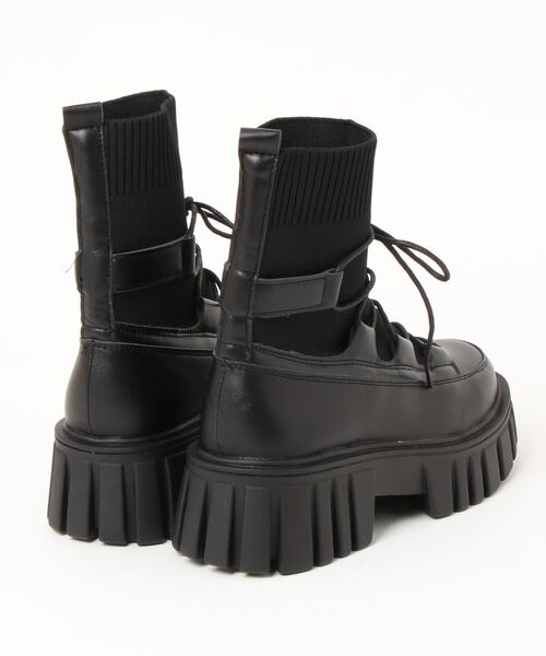 SPINNS（スピンズ）の「レースアップ 合皮ソックスブーツ（ブーツ・レディース・ブラック/ホワイト・L/M/LL）」の3枚目の写真