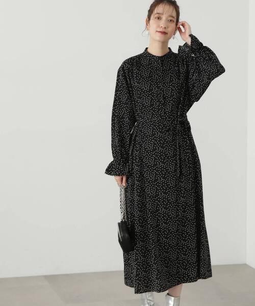 N.（N. Natural Beauty Basic）（エヌエヌナチュラルビューティーベーシック）の「◆ウエストリボンバンドカラーワンピース（ワンピース・レディース・ドット/ブルー・MEDIUM）」の4枚目の写真