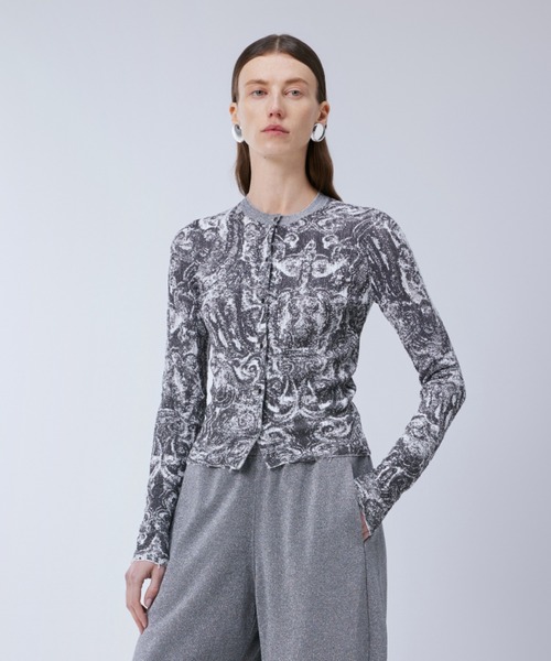 JNBY(ジェーエヌビーワイ)の「Miao Silver Jewelry Crew-neck Cardigan(ニット/セーター・レディース・グレー/ブルー・36/38/40)」の18枚目の写真