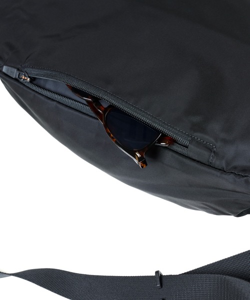 BAGJACK(バッグジャック)の「BAICYCLON by bagjack LARGE WAIST BAG (BCL-54)(バックパック/リュック・メンズ・ブラック・FREE)」の4枚目の写真
