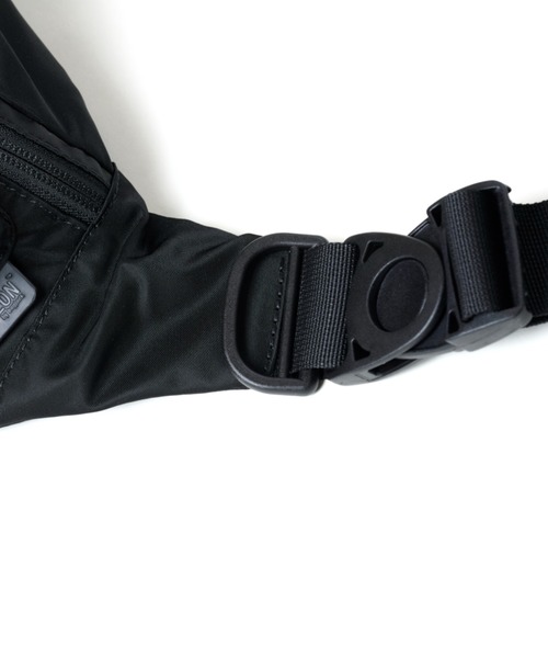 BAGJACK(バッグジャック)の「BAICYCLON by bagjack LARGE WAIST BAG (BCL-54)(バックパック/リュック・メンズ・ブラック・FREE)」の3枚目の写真