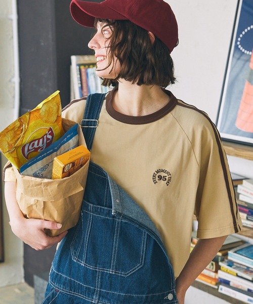 MONO-MART LADY'S(モノマートレディース)の「ナンバリングロゴ刺繍 ラグランライン半袖Tシャツ(Tシャツ/カットソー・レディース・ライトブルー/アイボリー/ライトブラウン/スミクロ/ネイビー/グリーン・FREE)」の1枚目の写真