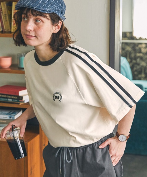 MONO-MART LADY'S(モノマートレディース)の「ナンバリングロゴ刺繍 ラグランライン半袖Tシャツ(Tシャツ/カットソー・レディース・ライトブルー/アイボリー/ライトブラウン/スミクロ/ネイビー/グリーン・FREE)」の20枚目の写真