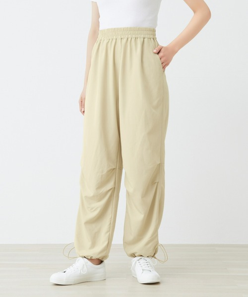 Tuche(トゥシェ)の「Tuche/トゥシェ ストレッチパンツ リラックスストレッチ パラシュートパンツ(その他パンツ・レディース・ブラック/ライトベージュ/ピンク系その他・MEDIUM/LARGE)」の1枚目の写真