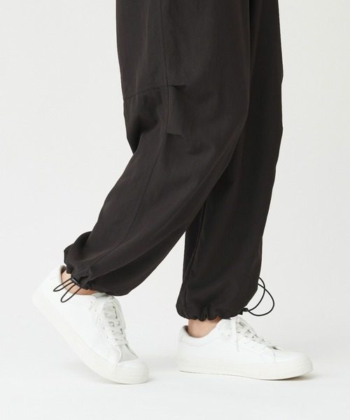 Tuche(トゥシェ)の「Tuche/トゥシェ ストレッチパンツ リラックスストレッチ パラシュートパンツ(その他パンツ・レディース・ブラック/ライトベージュ/ピンク系その他・MEDIUM/LARGE)」の8枚目の写真