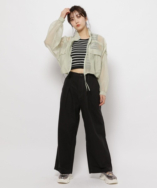 niko and...(ニコアンド)の「ルームドライ/カップ付きクロップドタンクトップ(タンクトップ・レディース・ブラック/オフホワイト/アイボリー・MEDIUM/LARGE)」の7枚目の写真