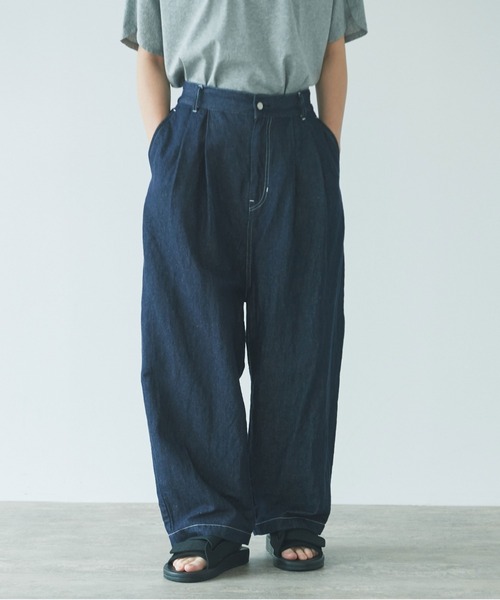 新品タグ付　yuni コットン/リネン デニム テーパードパンツ yuni（ユニ ）の「コットンリネン デニムテーパードパンツ