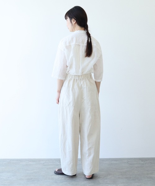 新品タグ付　yuni コットン/リネン デニム テーパードパンツ yuni（ユニ ）の「コットン/リネン denim gum tuck パンツ