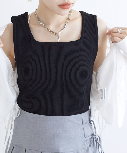 w closet（ダブルクローゼット）の「リブニットタンクトップ（タンクトップ・レディース・ブラック/オフホワイト/サックスブルー/ホワイト×ブラック/ピンク系その他・FREE）」の3枚目の写真