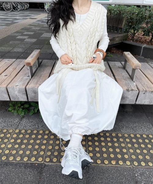 【ご予約品】 韓国KASHIKO ワンピースバルーンスカート ホワイト ワンピース