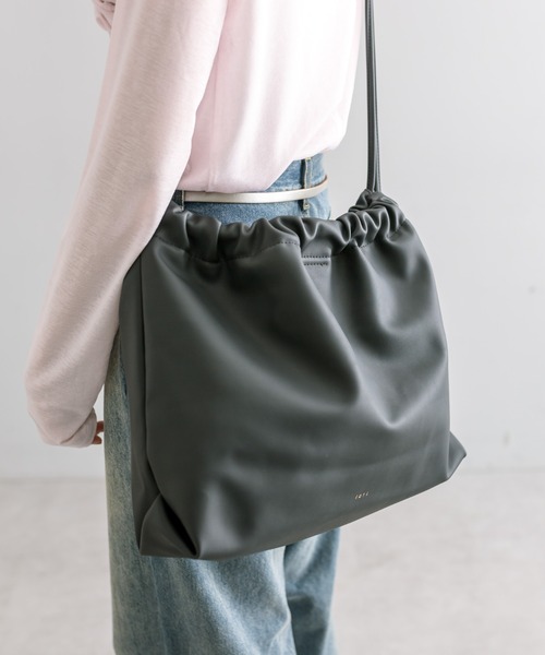 mystic(ミスティック)の「loti ドロストショルダートートバッグ(ショルダーバッグ・レディース・ブラック/アイボリー・ONE SIZE)」の1枚目の写真