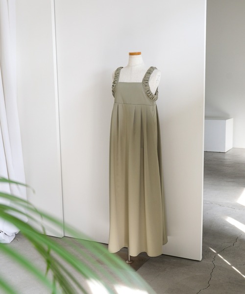 select MOCA(セレクトモカ)の「ショルダーギャザーキャミソールワンピース(ワンピース・レディース・ベージュ/ブラック・FREE)」の16枚目の写真