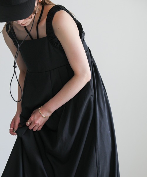select MOCA(セレクトモカ)の「ショルダーギャザーキャミソールワンピース(ワンピース・レディース・ベージュ/ブラック・FREE)」の17枚目の写真